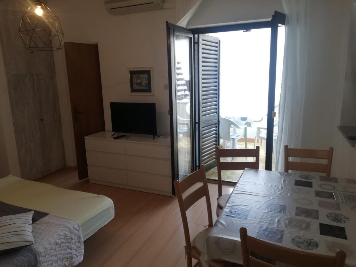 Iva/Sepac 1 Apartment Krk Town Luaran gambar